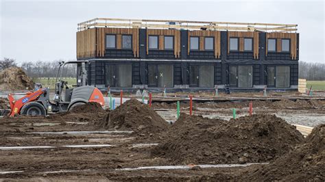 Eerste woningen Texelwende in recordtijd geplaatst .